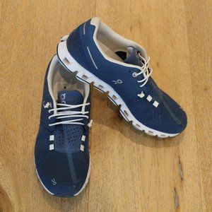 On Cloud 5 sneaker// Denim/White